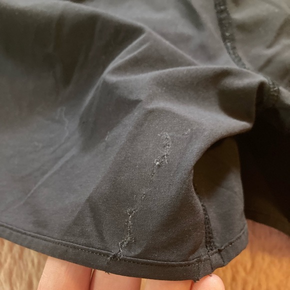 FLAWED Lululemon🍋 Black Hotty Hot Shorts Women’s Size 2 - Picture 4 of 8